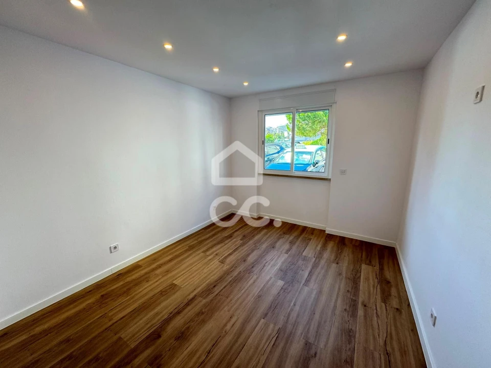 Apartamento T2 para Venda em Odivelas Foto 10