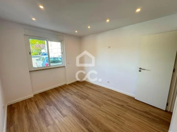 Apartamento T2 para Venda em Odivelas