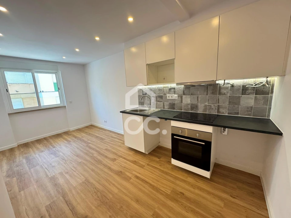 Apartamento T2 para Venda em Odivelas Foto 1