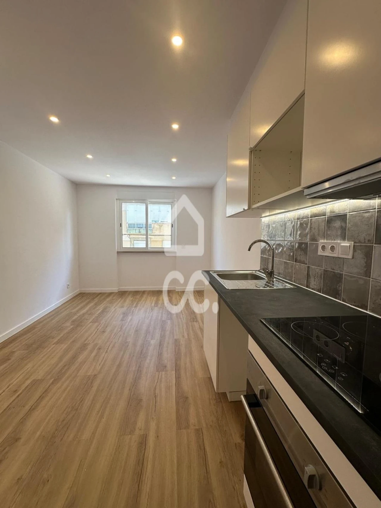 Apartamento T2 para Venda em Odivelas Foto 4