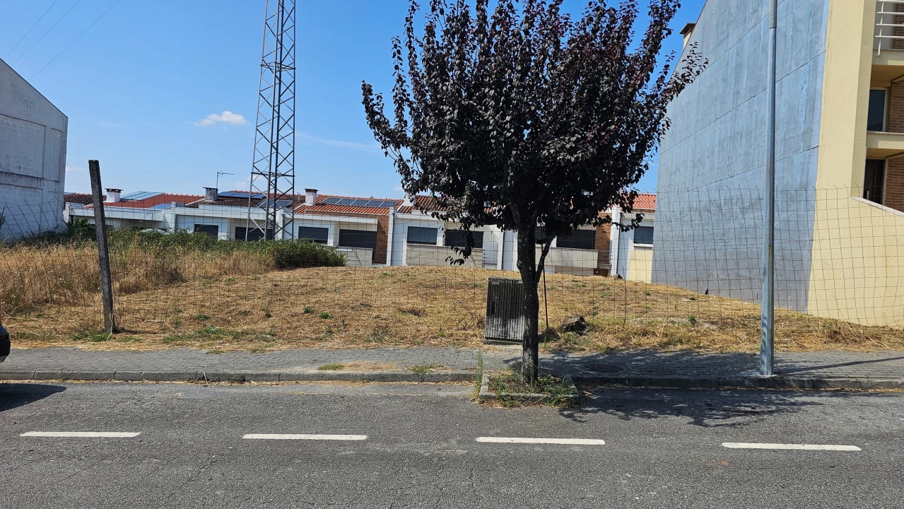 Terreno para Venda em Real, Dume e Semelhe Foto 4