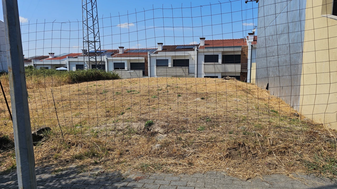 Terreno para Venda em Real, Dume e Semelhe Foto 13
