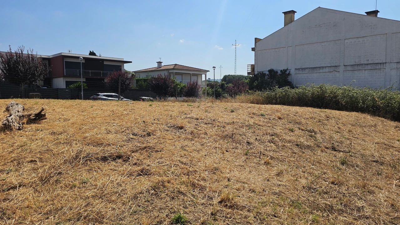 Terreno para Venda em Real, Dume e Semelhe Foto 3