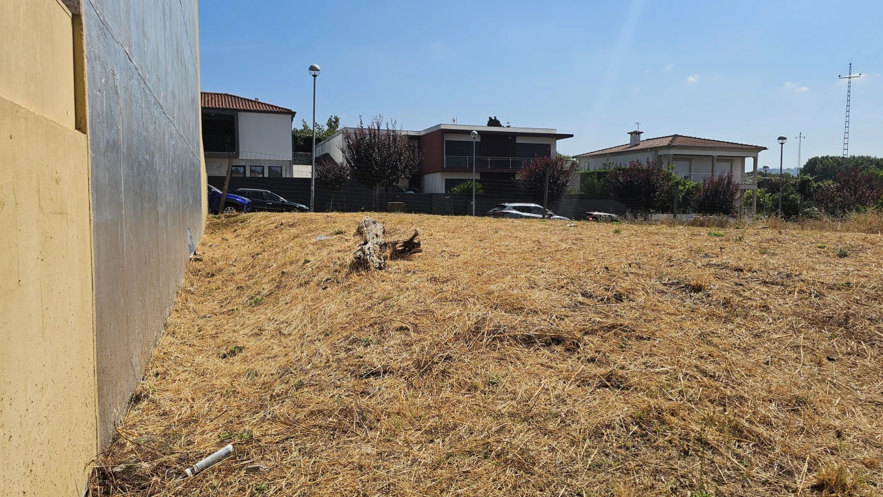 Terreno para Venda em Real, Dume e Semelhe Foto 1