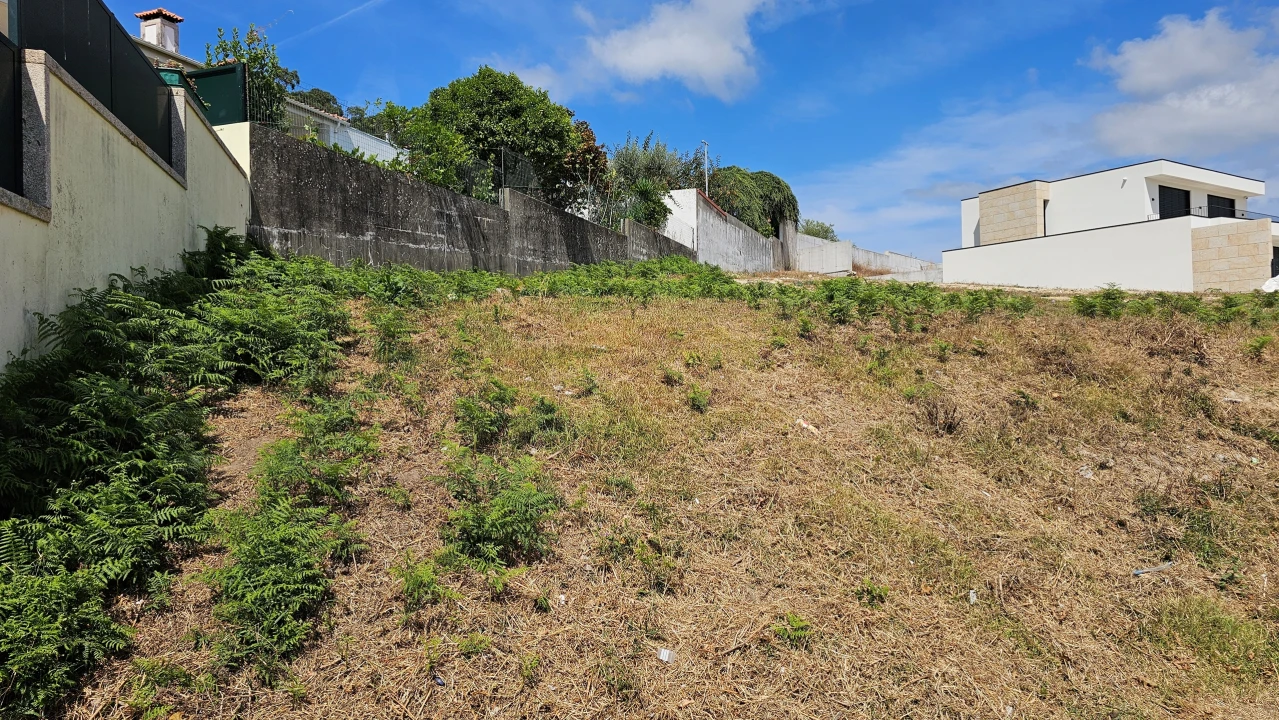 Terreno para Venda em Carapeços Foto 4