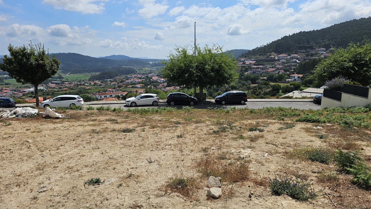 Terreno para Venda em Carapeços Foto 9