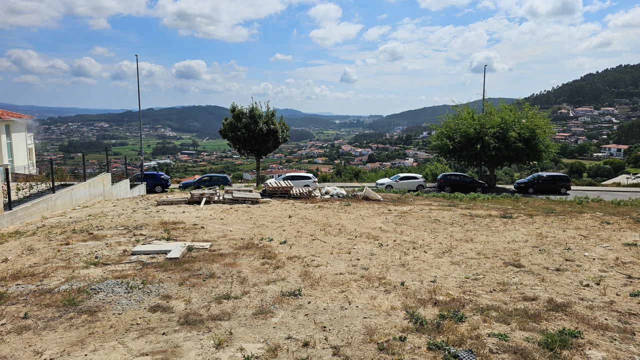 Terreno para Venda em Carapeços Foto 11