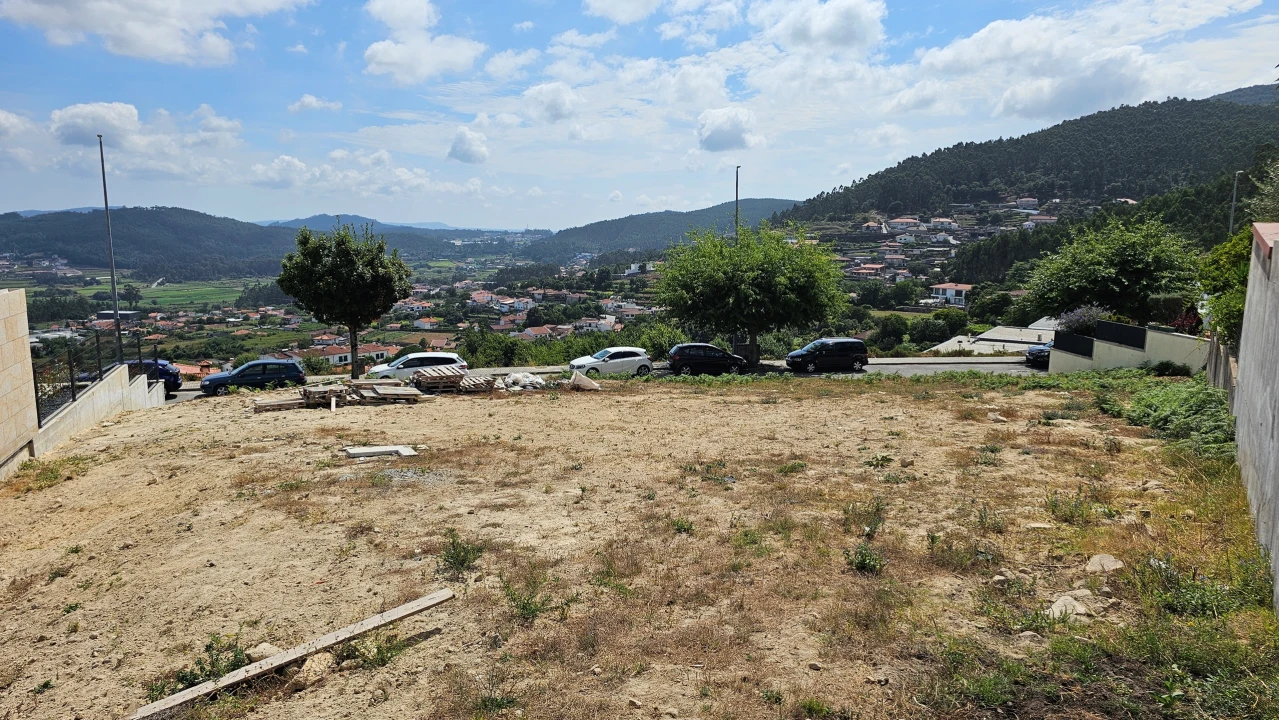 Terreno para Venda em Carapeços Foto 14