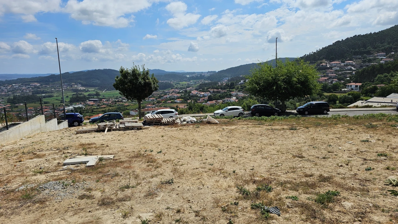 Terreno para Venda em Carapeços Foto 12