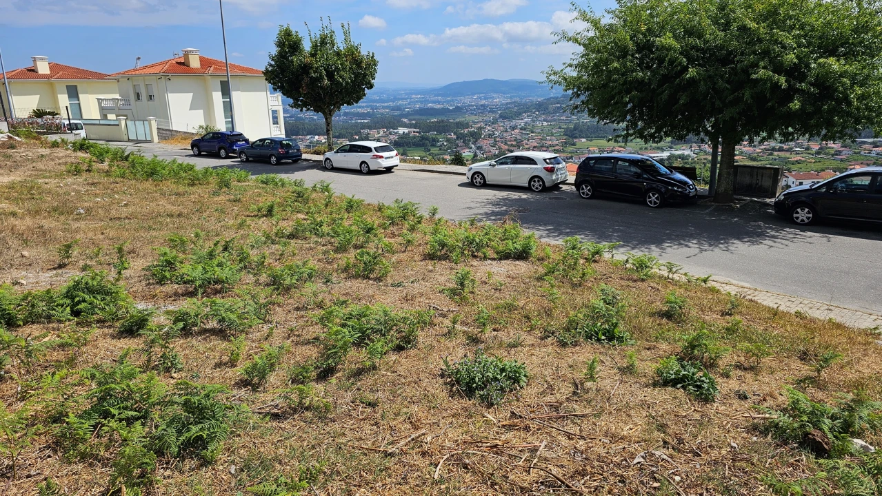 Terreno para Venda em Carapeços Foto 6