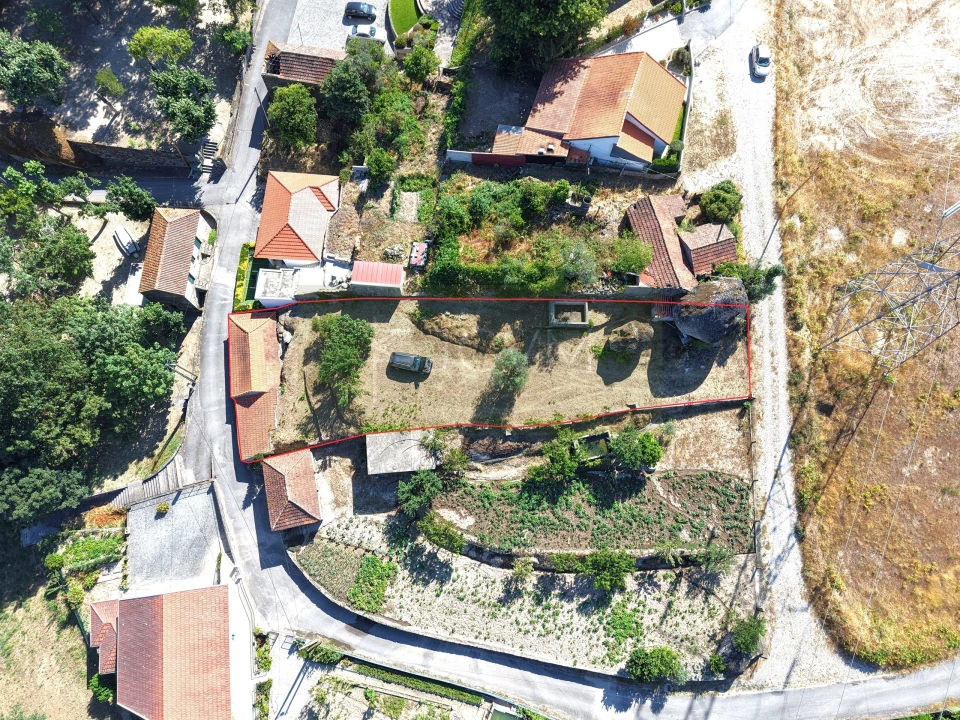 Moradia T1 para Venda em Avessadas e Rosém Foto 1