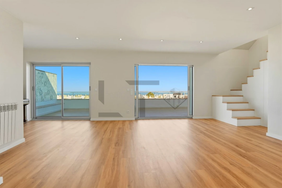 Apartamento T4 para Venda em Parque das Nações Foto 14