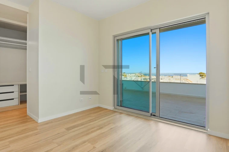Apartamento T4 para Venda em Parque das Nações Foto 27