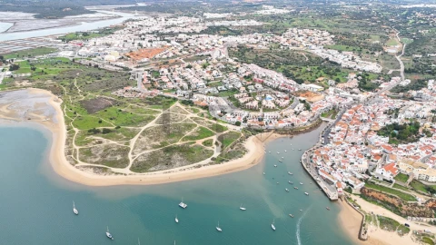 Moradia T5 para Venda em Ferragudo