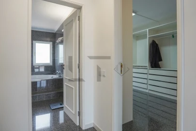 Moradia T5 para Venda em Ferragudo