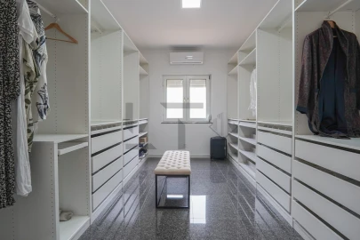 Moradia T5 para Venda em Ferragudo