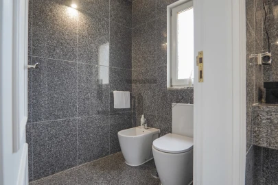 Moradia T5 para Venda em Ferragudo
