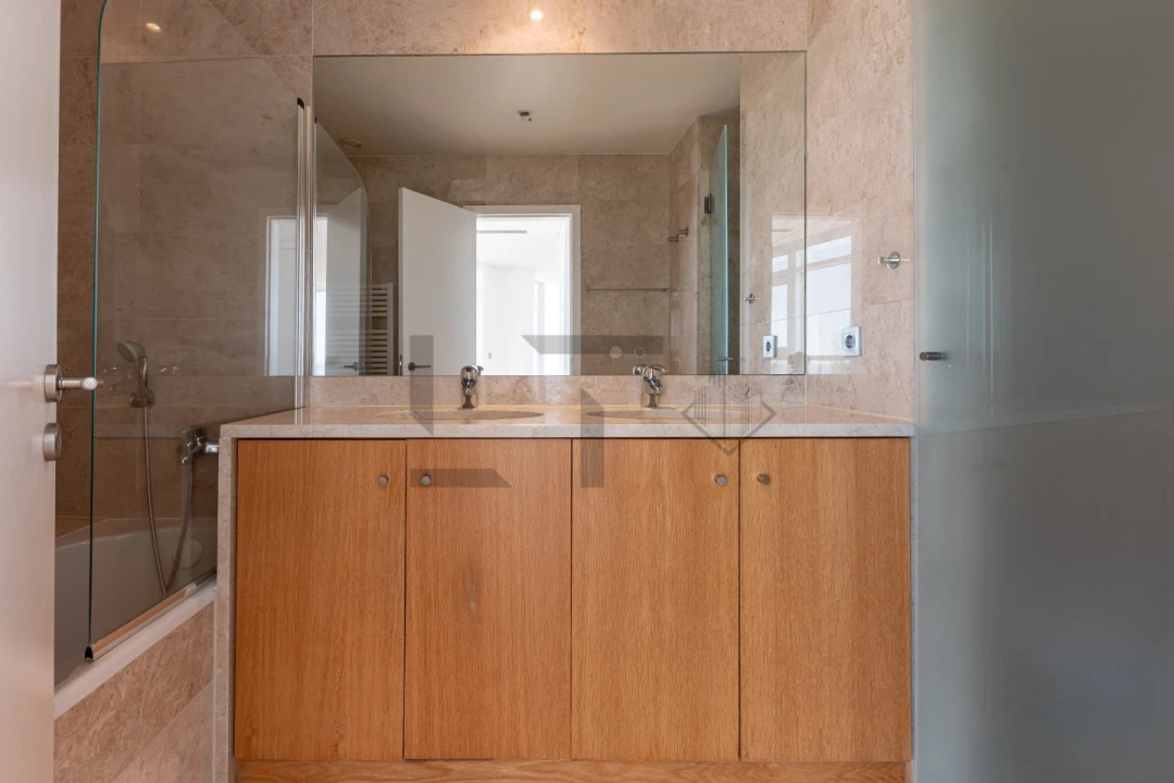 Apartamento T3 para Venda em Parque das Nações Foto 32