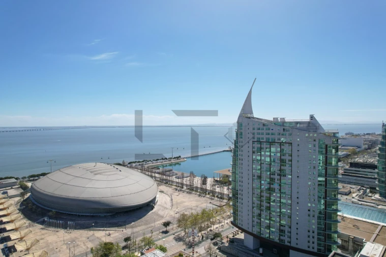 Apartamento T3 para Venda em Parque das Nações Foto 7