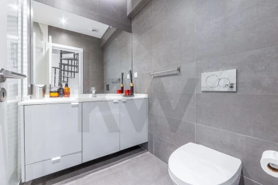 Apartamento T4 para Venda em Oeiras e São Julião da Barra, Paço de Arcos e Caxias