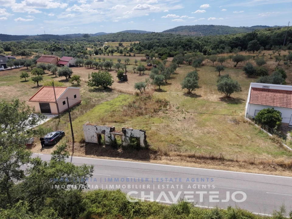 Terreno para Venda em Areias e Pias Foto 1