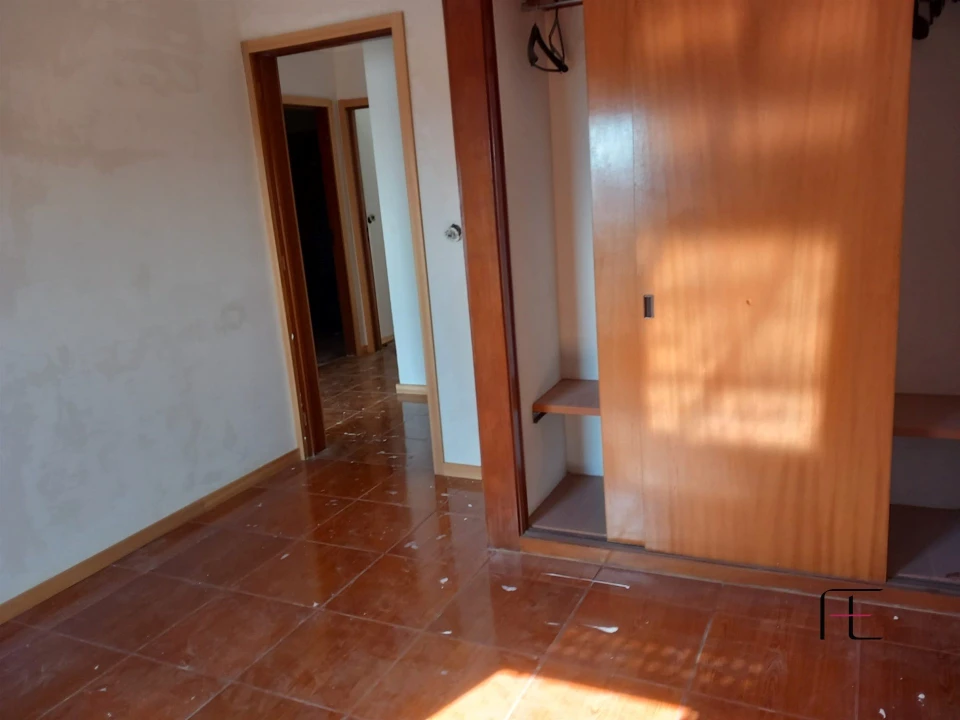 Apartamento T3 para Venda em Vilar de Andorinho Foto 5