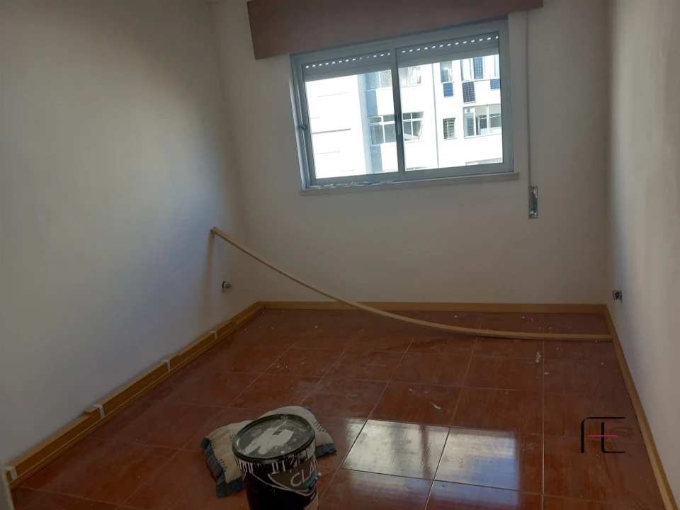 Apartamento T3 para Venda em Vilar de Andorinho Foto 9