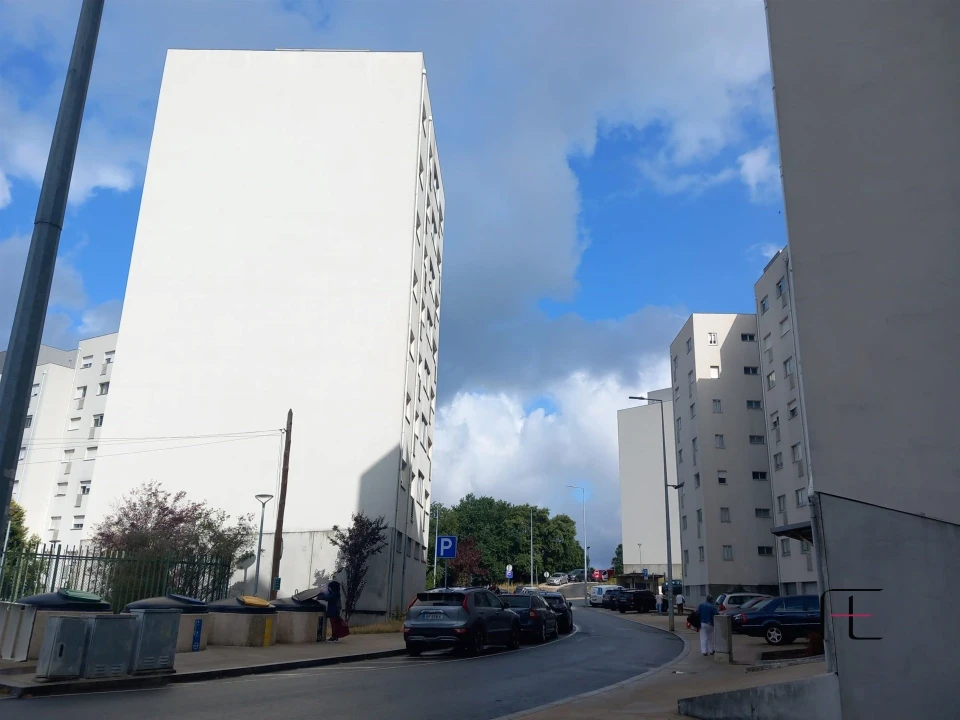 Apartamento T3 para Venda em Vilar de Andorinho Foto 21