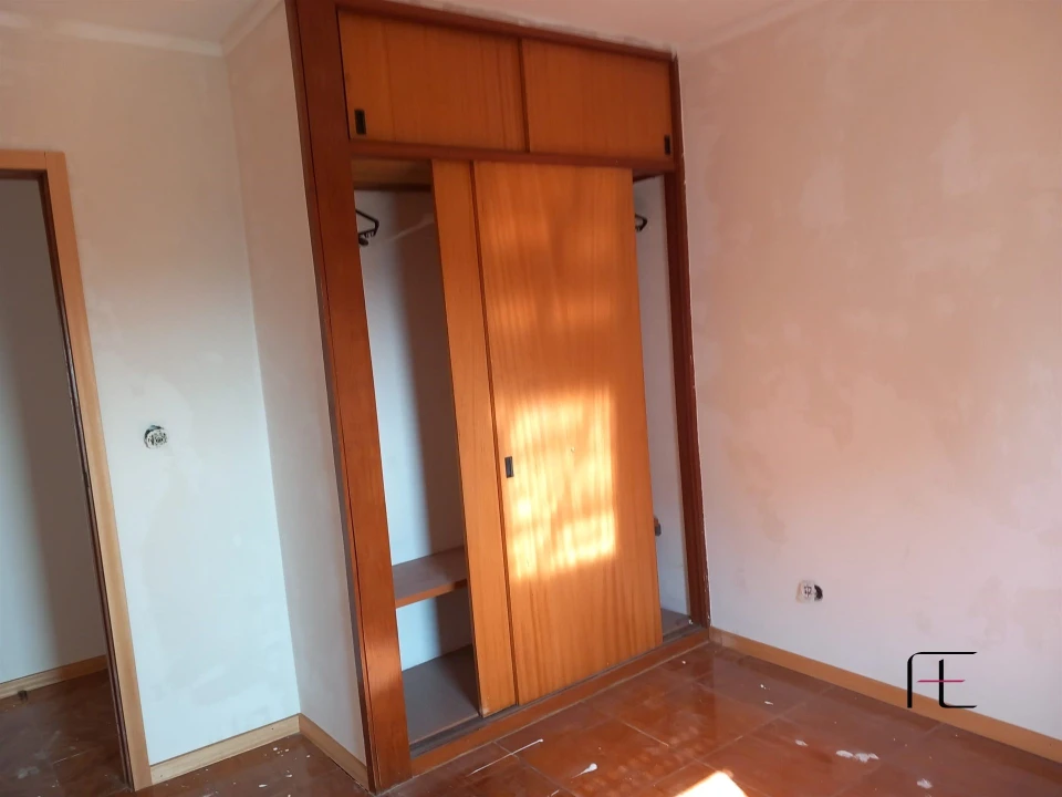 Apartamento T3 para Venda em Vilar de Andorinho Foto 6