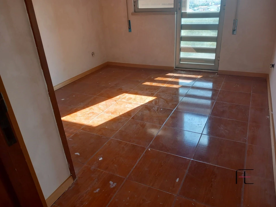 Apartamento T3 para Venda em Vilar de Andorinho Foto 10