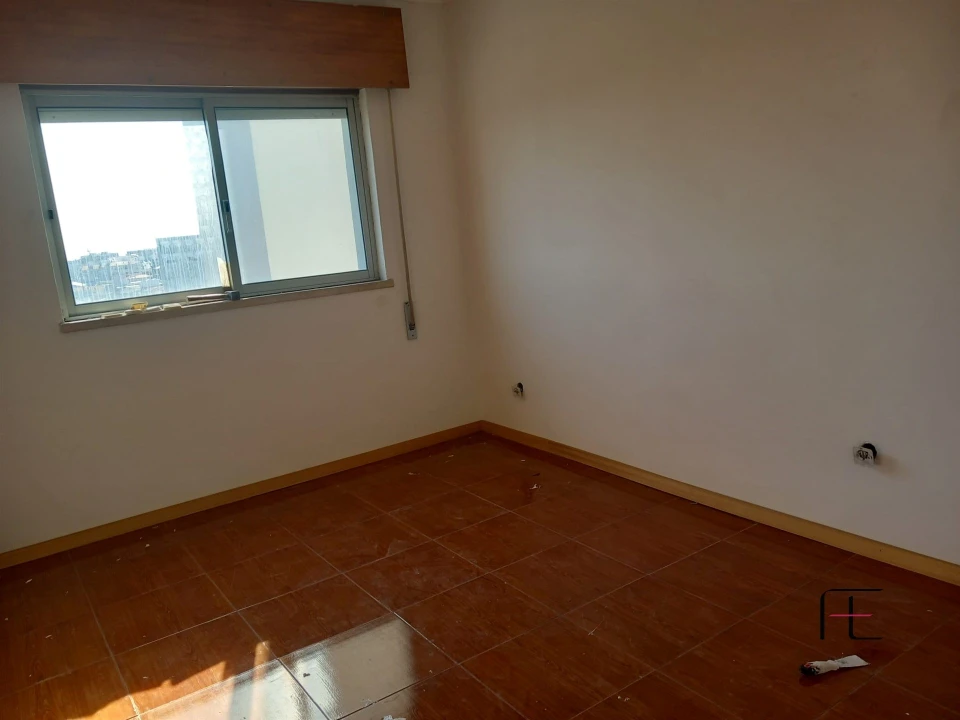 Apartamento T3 para Venda em Vilar de Andorinho Foto 11