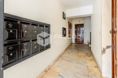 Apartamento T1 para Venda em Sesimbra (Santiago)