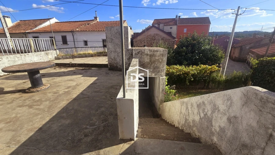 Moradia T3 para Venda em Malcata Foto 7