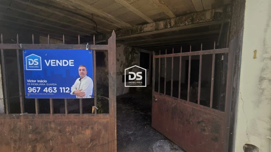 Moradia T3 para Venda em Malcata Foto 2