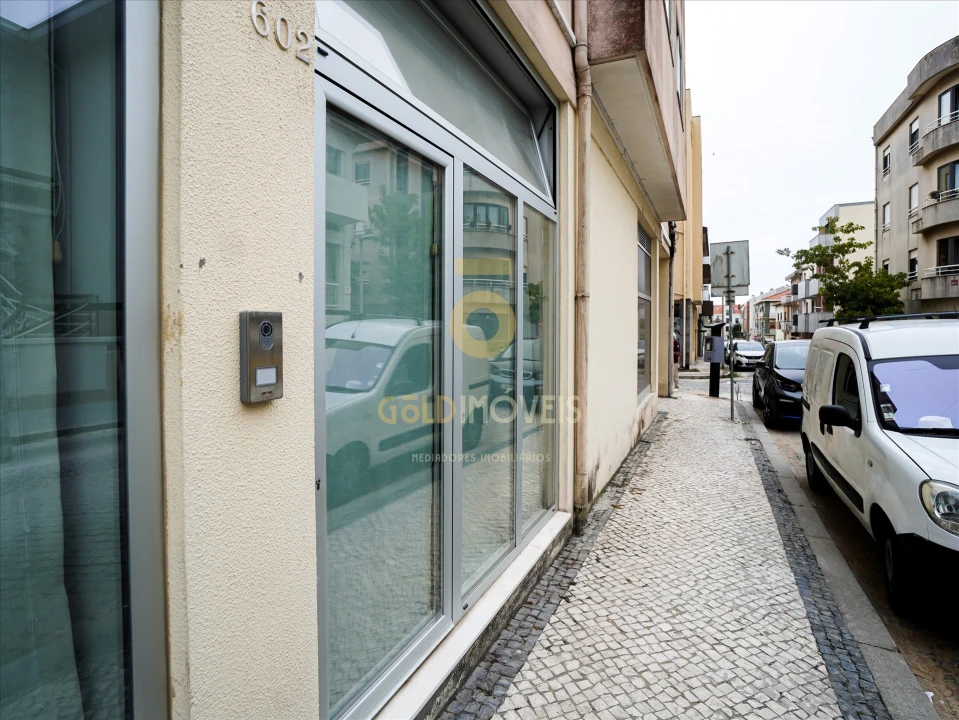 Loja para Venda em Espinho Foto 3