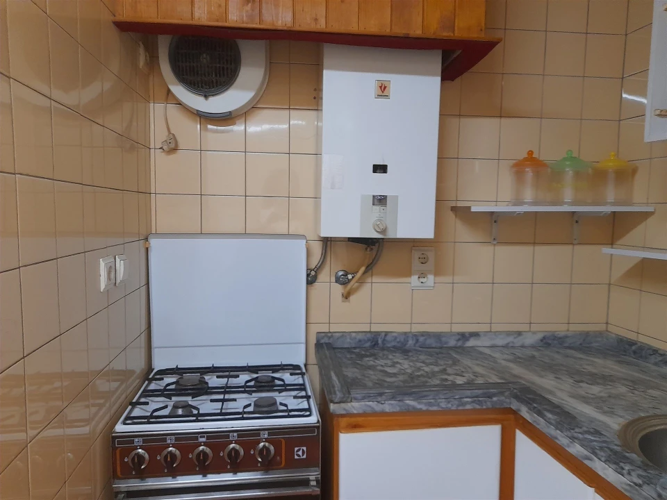 Apartamento T1 para Arrendamento em Santo Antonio dos Olivais Foto 2