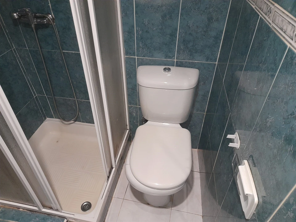 Apartamento T1 para Arrendamento em Santo Antonio dos Olivais Foto 5