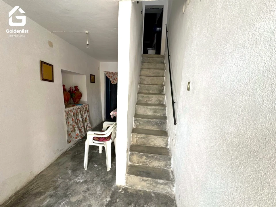 Moradia T1 para Venda em Espírito Santo, Nossa Senhora da Graça e São Simão Foto 2