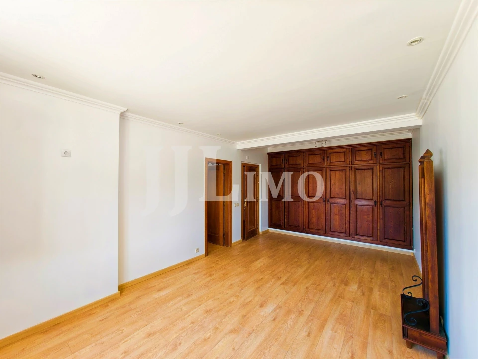 Moradia T4 para Venda em São João das Lampas e Terrugem Foto 39