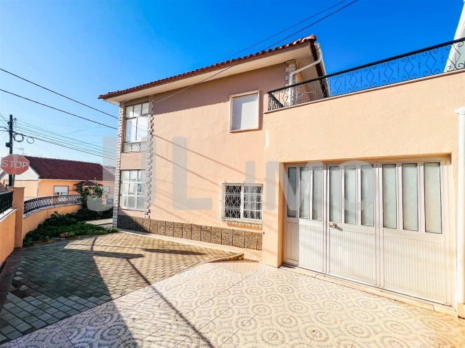 Moradia T6 para Arrendamento em São Domingos de Rana Foto 48