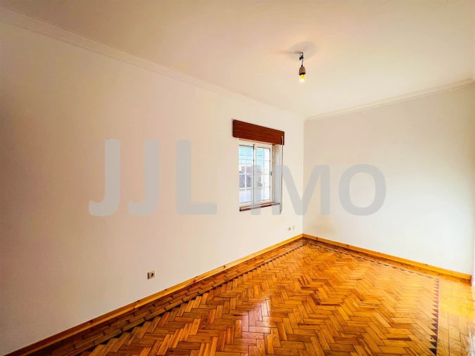 Moradia T6 para Arrendamento em São Domingos de Rana Foto 31