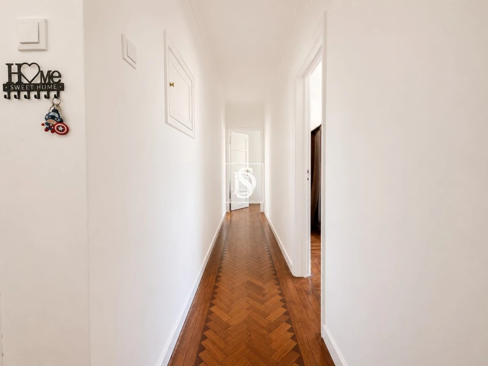 Apartamento T2 para Venda em Rio de Mouro Foto 3