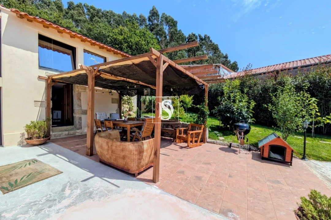 Moradia T7 para Venda em Rio Mau e Arcos Foto 8
