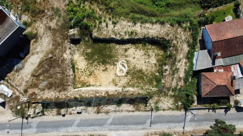 Terreno para Venda em Perelhal