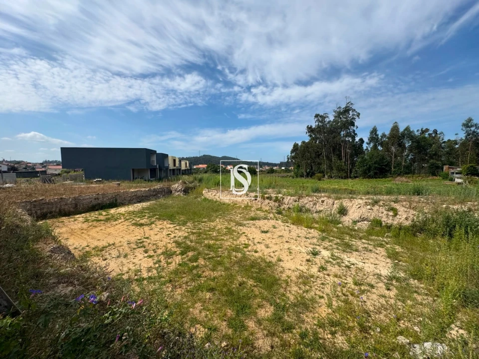Terreno para Venda em Perelhal Foto 1