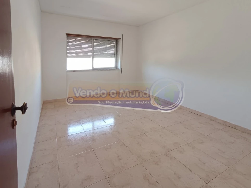 Apartamento T2 para Venda em Benavente Foto 6
