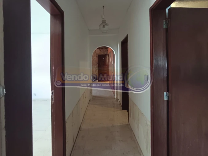 Apartamento T2 para Venda em Benavente Foto 4