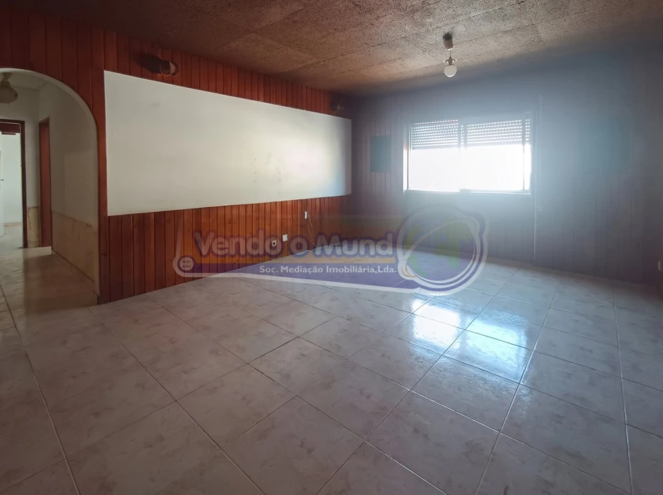 Apartamento T2 para Venda em Benavente Foto 2