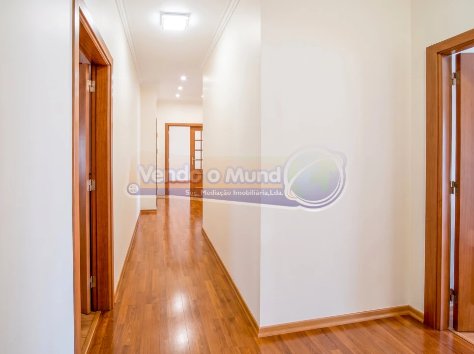 Apartamento T3 para Venda em Benavente Foto 19
