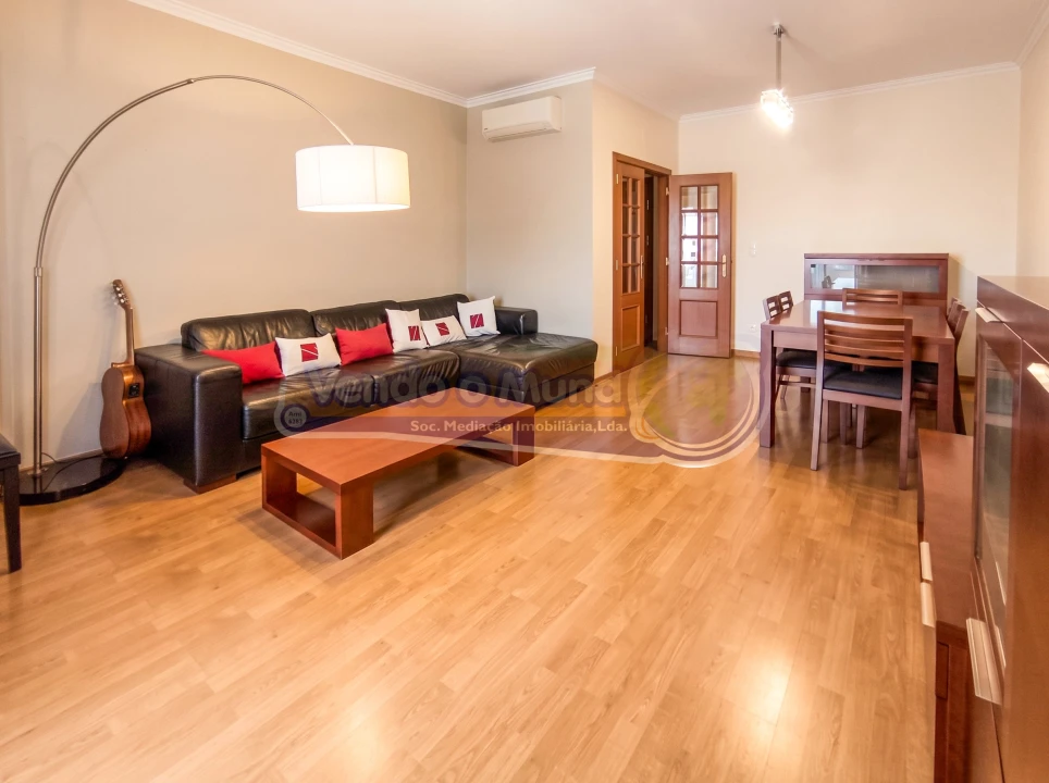 Apartamento T3 para Venda em Benavente Foto 1